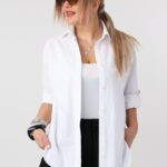 biala-koszula-damska-duze-rozmiary-z-ozdobnymi-guzikami (4)
