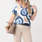 bluzka-z-dekoltem-v-plus-size-w-geometryczny-wzor (6)