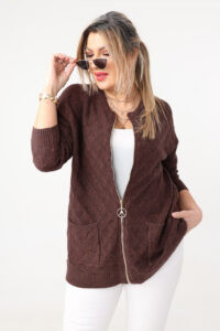 Sweter dla puszystych dzianinowy elegancki