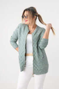 Sweter dla puszystych dzianinowy elegancki