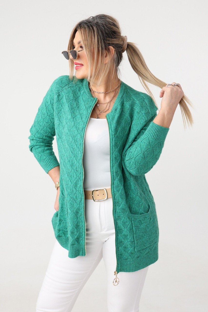 Sweter dla puszystych dzianinowy elegancki