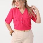 bluzka plus size z dekoltem dla puszystych kobiet