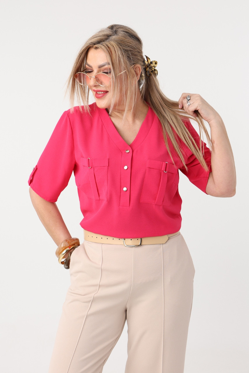 bluzka plus size z dekoltem dla puszystych kobiet