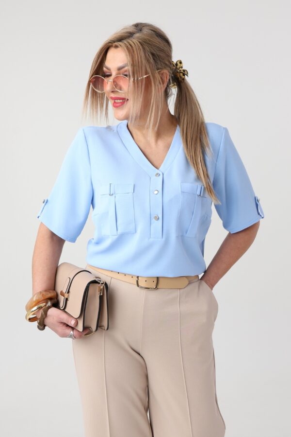 bluzka plus size z dekoltem dla puszystych kobiet