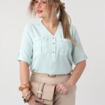 bluzka plus size z dekoltem dla puszystych kobiet