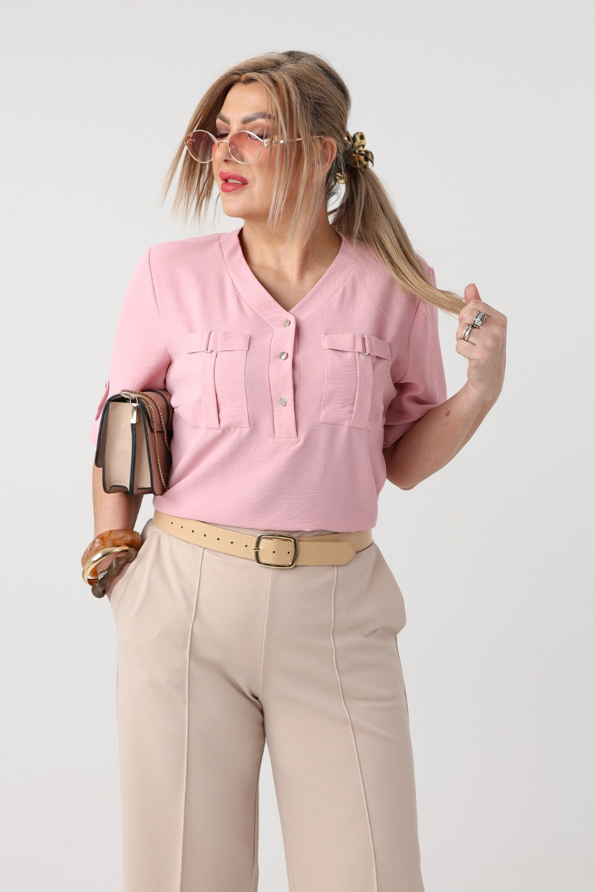 bluzka plus size z dekoltem dla puszystych kobiet