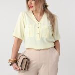 bluzka plus size z dekoltem dla puszystych kobiet