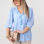 elegancka-bluzka-z-zabotem-plus-size-blekitna (6)