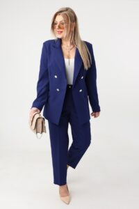 Elegancki garnitur damski plus size