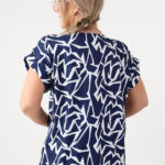 granatowo-biała-bluzka-damska-plus-size-z-krótkim-rękawem 44-54 (2)