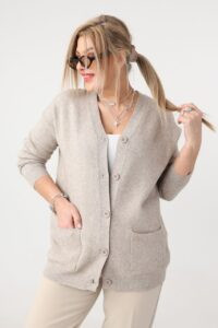 Sweter dla puszystych dzianinowy elegancki