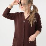 klasyczny-kardigan-damski-plus-size-brazowy (2)