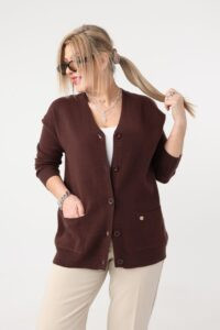 Sweter dla puszystych dzianinowy elegancki