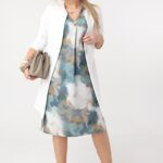 luzna-sukienka-plus-size-z-broszka-w-abstrakcyjny-wzor (6)