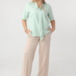mietowa-elegancka-bluzka-plus-size-z-wiazaniem-na-dekolcie (1)