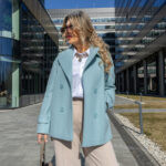 Miętowy płaszcz przejściowy plus size na guziki 42-46