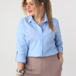 nIEBIESKA elegancka koszula plus size z ozdobną aplikacją 42-50 (6)