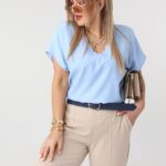 niebieska-bluzka-z-ozdobnym-dekoltem (6)
