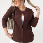 Sweter dla puszystych dzianinowy elegancki