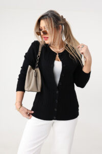 Sweter dla puszystych dzianinowy elegancki