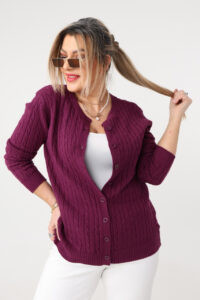 Sweter dla puszystych dzianinowy elegancki