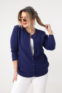 Sweter dla puszystych dzianinowy elegancki