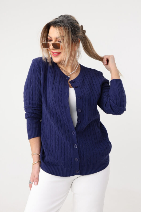 Sweter dla puszystych dzianinowy elegancki