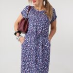 wzorzysta-sukienka-plus-size-z-wiazaniem-w-pasie-niebieska (5)