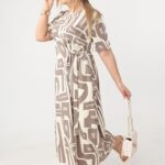 zwiewna-sukienka-rozkloszowana-plus-size-bezowa (5)