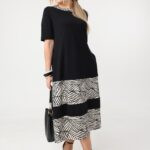 zwiewna-sukienka-trapezowa-plus-size-czarno-bezowa (5)