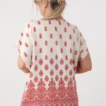 Bluzka-letnia-plus-size-w-orientalne-wzory-czerwono-kremowa-44-50 (2)