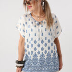 Bluzka letnia plus size w orientalne wzory niebiesko-kremowa 44-50