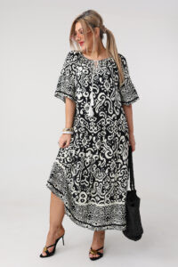 Boho sukienka letnia maxi plus size czarno-biała 44-50