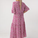 Długa-zwiewna-sukienka-plus-size-na-lato-w-ornamenty-różowo-biała (2)