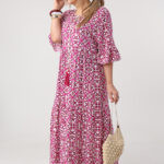 Długa-zwiewna-sukienka-plus-size-na-lato-w-ornamenty-różowo-biała (5)