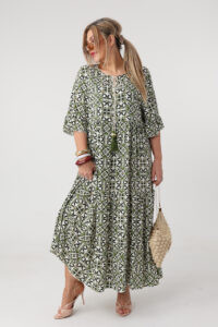 Długa zwiewna sukienka plus size na lato w ornamenty zielono-biała 44-50