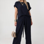 Granatowy elegancki komplet damski plus size bluzka i spodnie z rozcięciem po boku 44-52