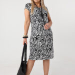 Prosta-sukienka-letnia-midi-plus-size-czarno-biała (5)