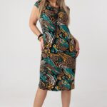 Prosta sukienka letnia midi plus size w abstrakcyjny wielokolorowy print 44-52
