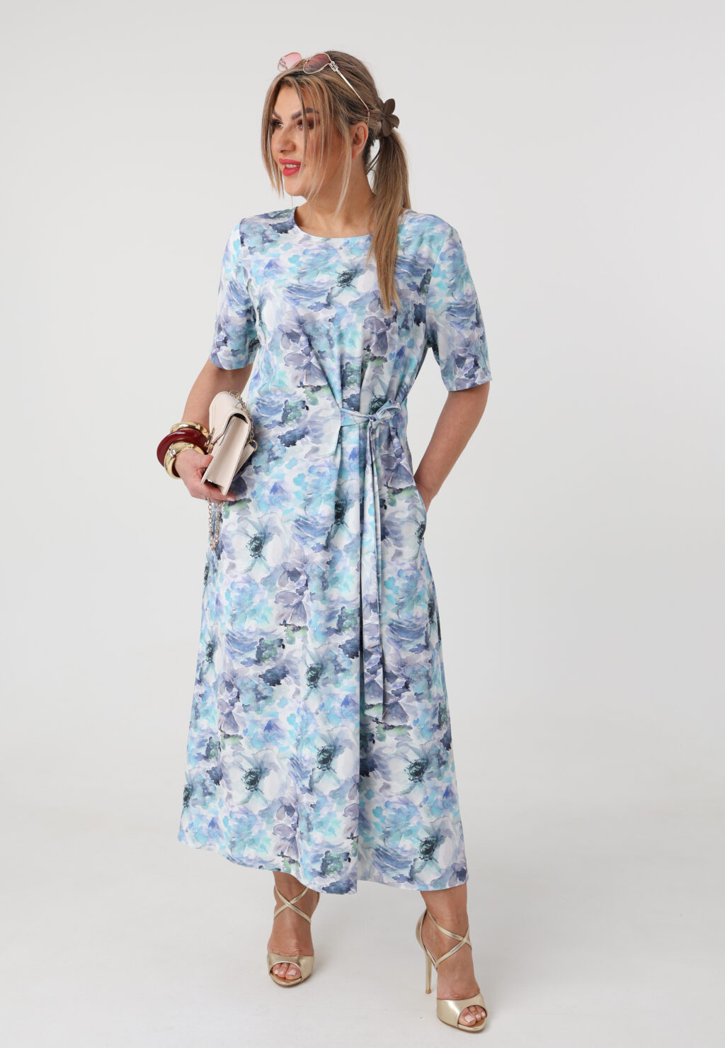 Sukienka koktajlowa plus size rozkloszowana