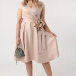 bezowa-sukienka-koktajlowa-plus-size-rozkloszowana (6)