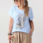 bluzka-damska-plus-size-z-nadrukiem-i-cyrkoniami-niebieska (5)