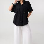 czarna-bluzka-koszulowa-plus-size-z-krotkim-rekawem (4)
