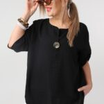 czarna-bluzka-z-wiskozy-plus-size-z-dluzszym-tylem (3)