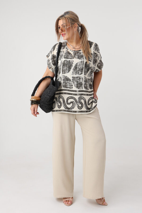 Czarno-kremowa bluzka z krótkim rękawem plus size we wzory 44-50