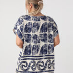 granatowo-kremowa-bluzka-z-krótkim-rękawem-plus-size-we-wzory-44-50 (2)