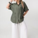 khaki-bluzka-koszulowa-plus-size-z-krotkim-rekawem (3)