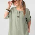 khaki-bluzka-z-wiskozy-plus-size-z-dluzszym-tylem (3)