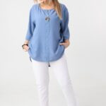 niebieska-bluzka-z-wiskozy-plus-size-z-dluzszym-tylem (5)