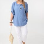 niebieska-bluzka-z-wiskozy-plus-size-z-dluzszym-tylem (6)